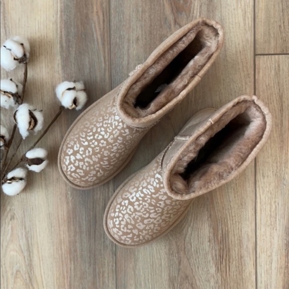 🌿UGG- CLASSIC SNOW LEOPARD BOOTS🌿 - Picture 14 of 15